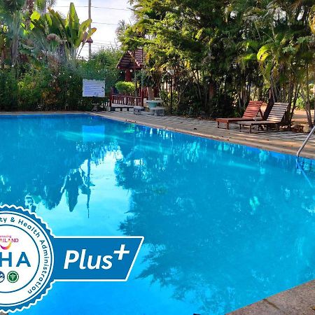 Thong Paeka Hotel Prasat Екстериор снимка
