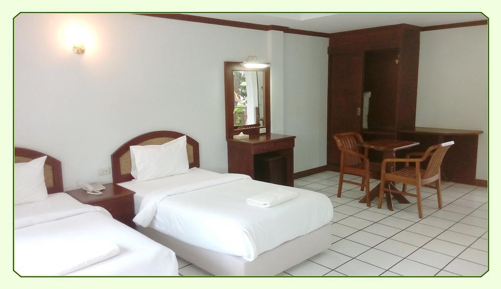 Thong Paeka Hotel Prasat Стая снимка