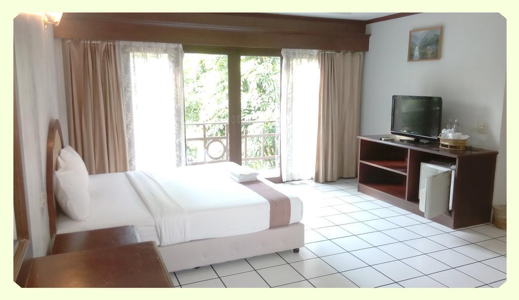 Thong Paeka Hotel Prasat Стая снимка